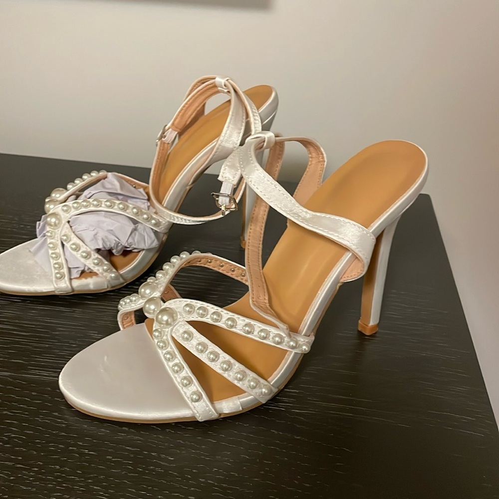 White Pearl Heels. BRAND NEW NEVER WORN